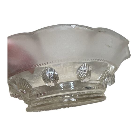 Vintage Pressed Clear Glass Candy Dish Flower Scalloped Edges Starburst - Picture 4 of 4